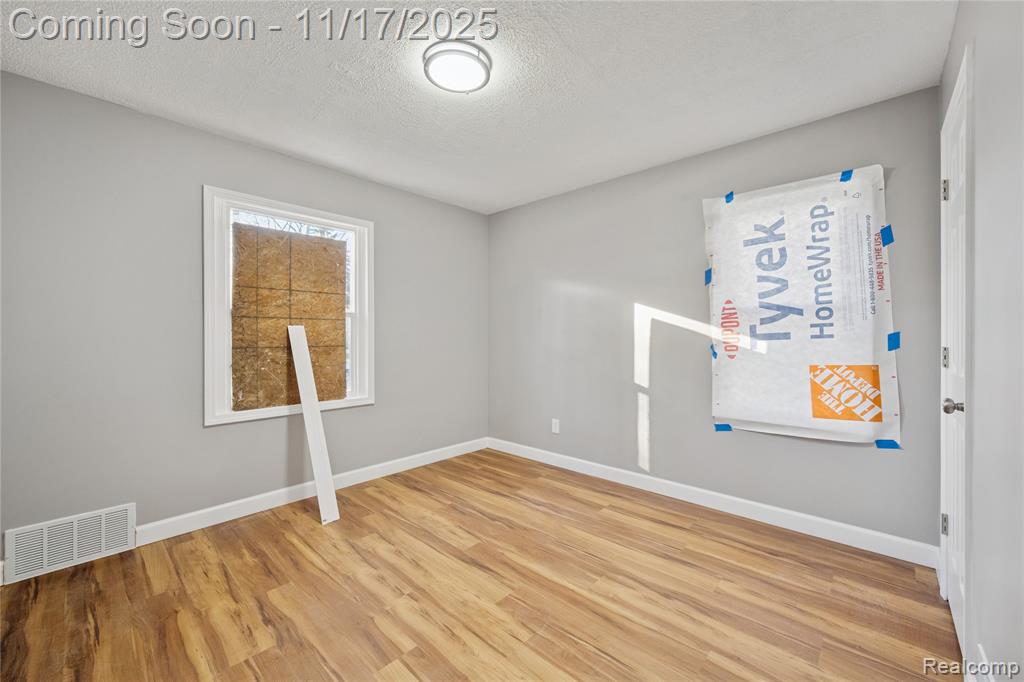 8100 Evergreen Avenue, Detroit, MI 48228 — Photo 14