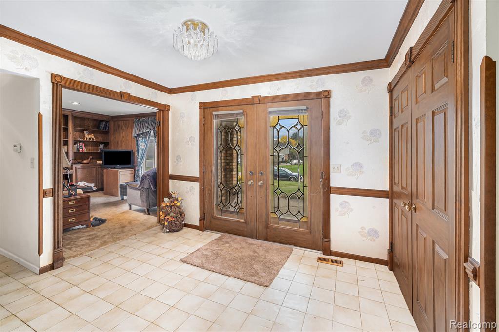 859 Boutell Drive, Grand Blanc, MI 48439 — Photo 5