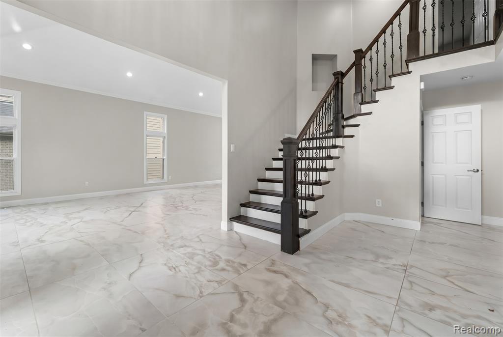 7386 Woodlore Drive, West Bloomfield, MI 48323 — Photo 4