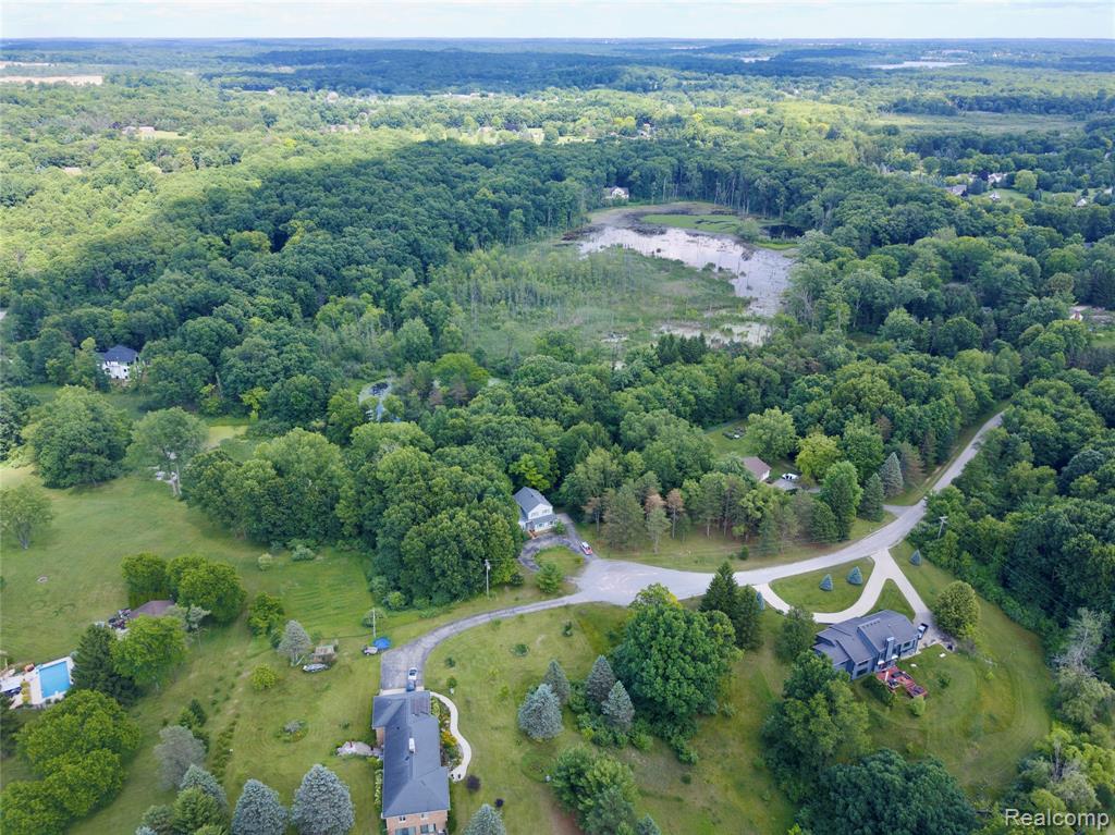 4277 Tux Lane, Milford, MI 48380 — Photo 37