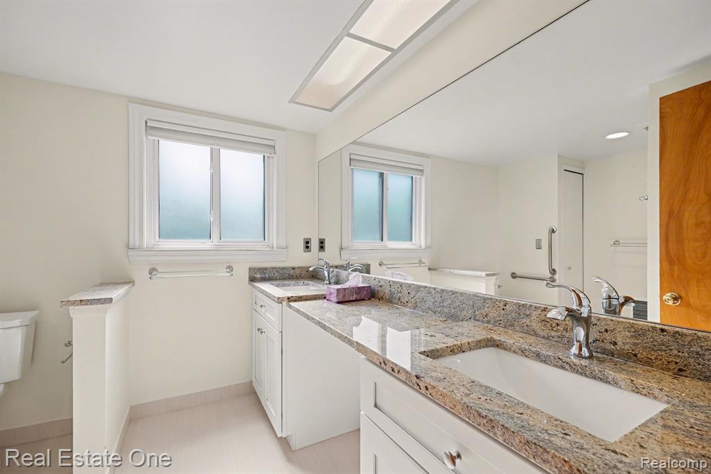 4699 Alton Drive, Troy, MI 48085 — Photo 16