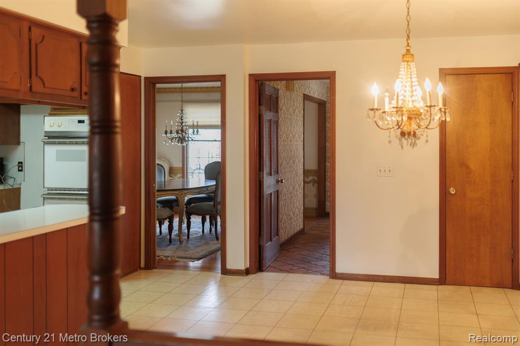 5444 PROVINCIAL Road, Grand Blanc, MI 48439 — Photo 12