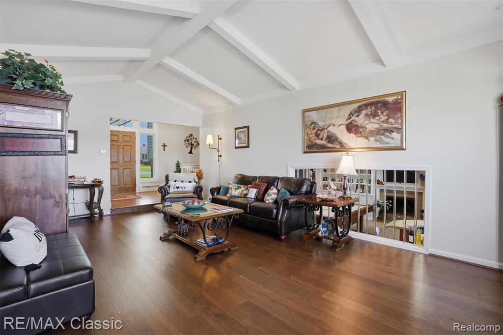 547 Deer Run, White Lake, MI — Photo 17