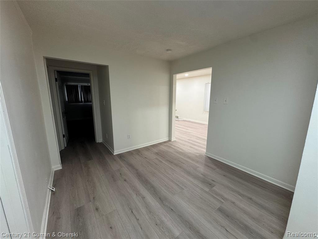 8402 Robindale Avenue, Dearborn Heights, MI 48127 — Photo 11