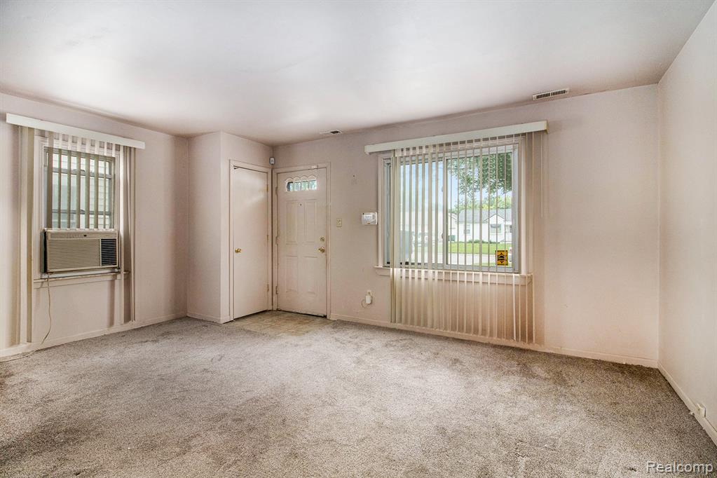 6042 Harrison Street, Garden City, MI — Photo 4