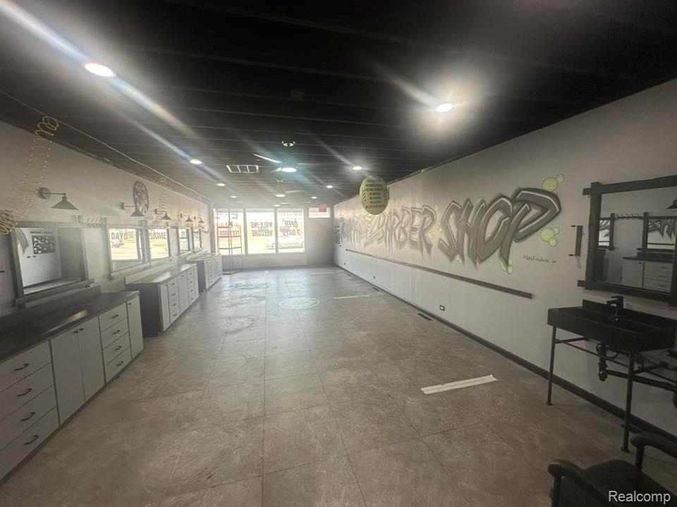 21999 Farmington Road, Farmington, MI, 48336