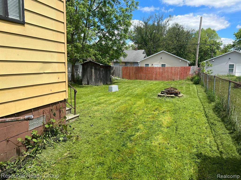 81 S Tasmania St. Street E, Pontiac, MI 48342 — Photo 3