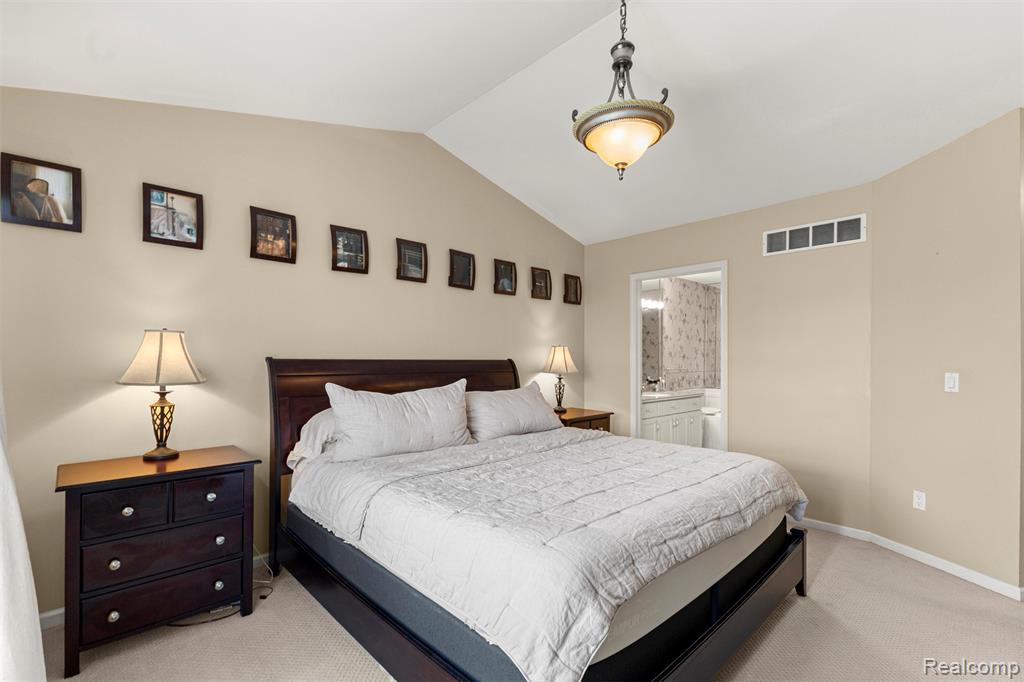 6 Bradford Court, Dearborn, MI 48126 — Photo 23