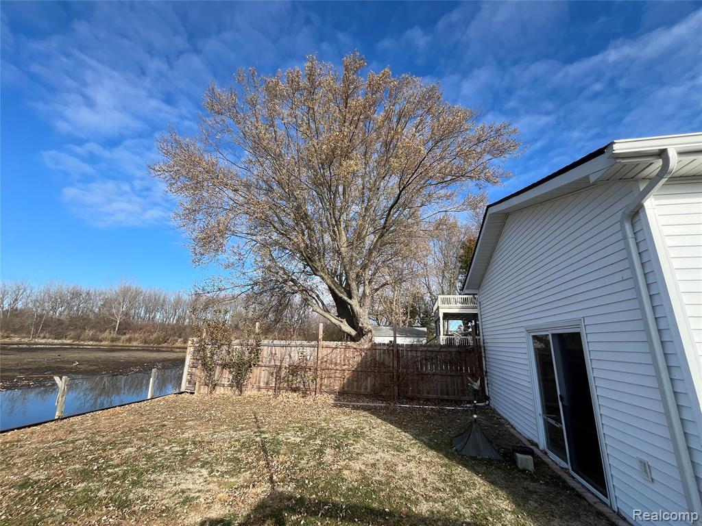35754 Erie Drive, Brownstown, MI — Photo 6