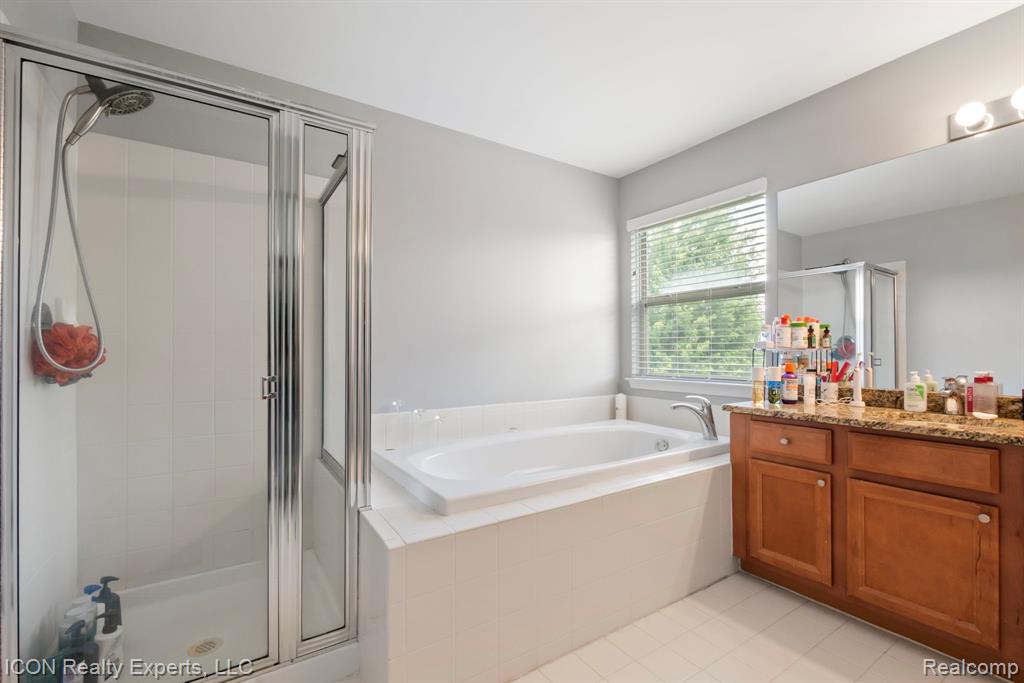 884 Grandview Drive, Commerce Twp, MI 48390 — Photo 29