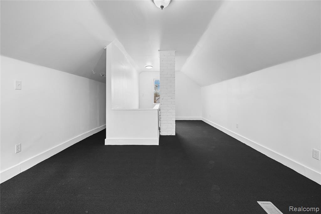 17028 W Chicago Street, Detroit, MI 48228 — Photo 13