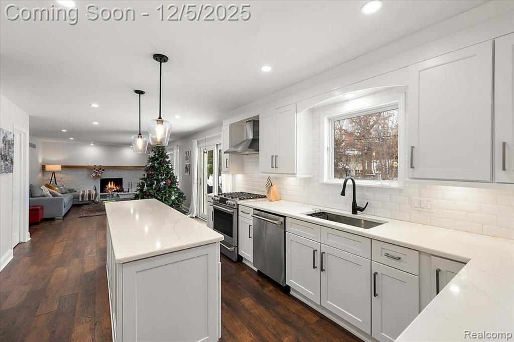 21622 Riverview Drive, Beverly Hills, MI 48025 — Photo 9