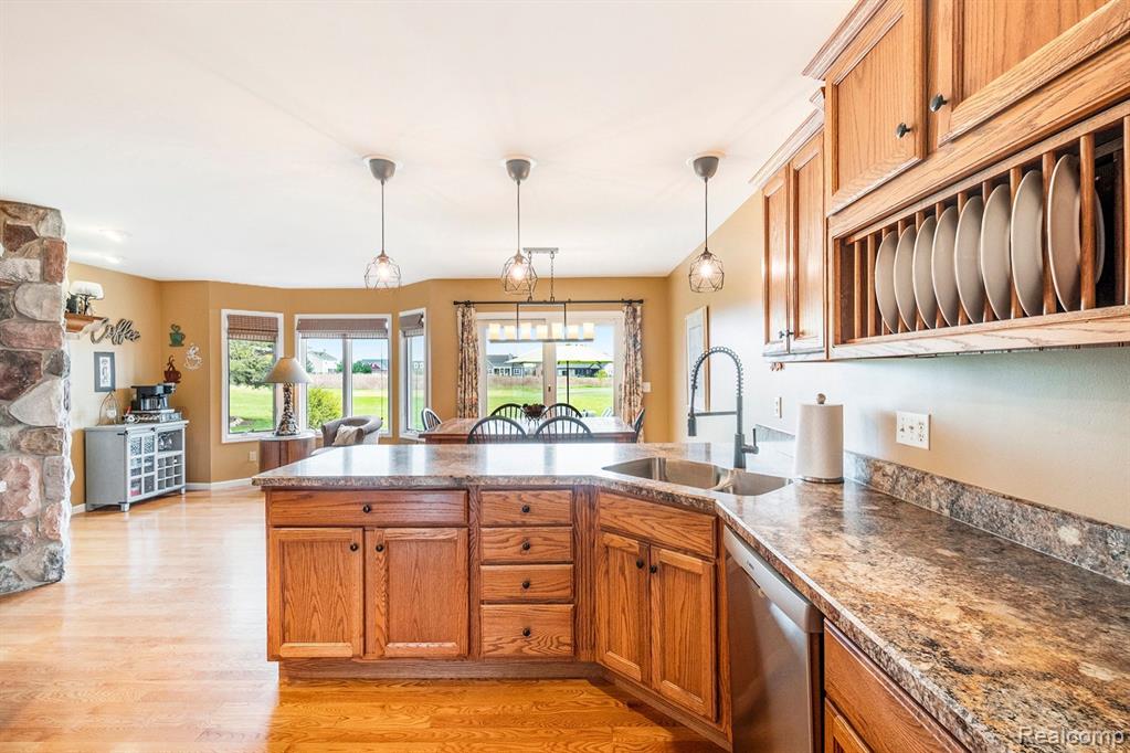 9128 WOODRIDGE Drive, Davison, MI 48423 — Photo 18