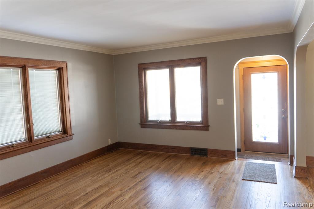 825 Frank Street, Flint, MI 48504 — Photo 12