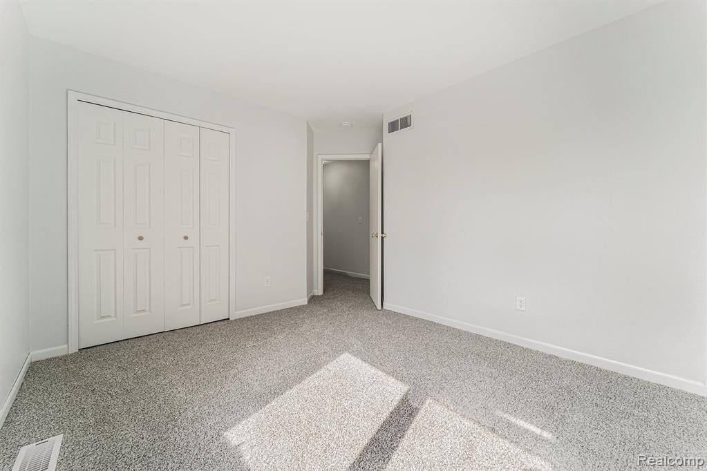 6075 N VERNON Street, Dearborn Heights, MI 48127 — Photo 28