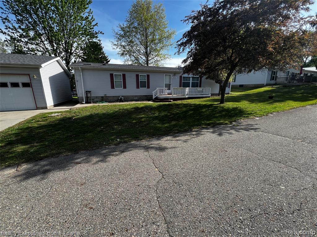 2218 Brent Street, 63, Croswell, MI 48422 — Photo 2