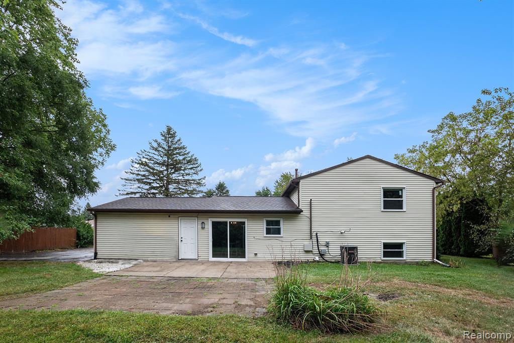 621 Vincent Street, Pinckney, MI 48169 — Photo 18