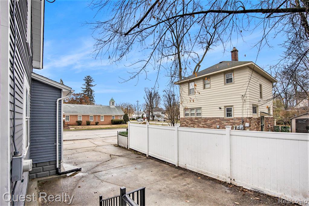 9 Hubbard, Mount Clemens, MI 48043 — Photo 24