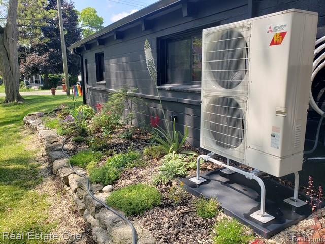 3202 Pridham Street, Keego Harbor, MI 48320 — Photo 21