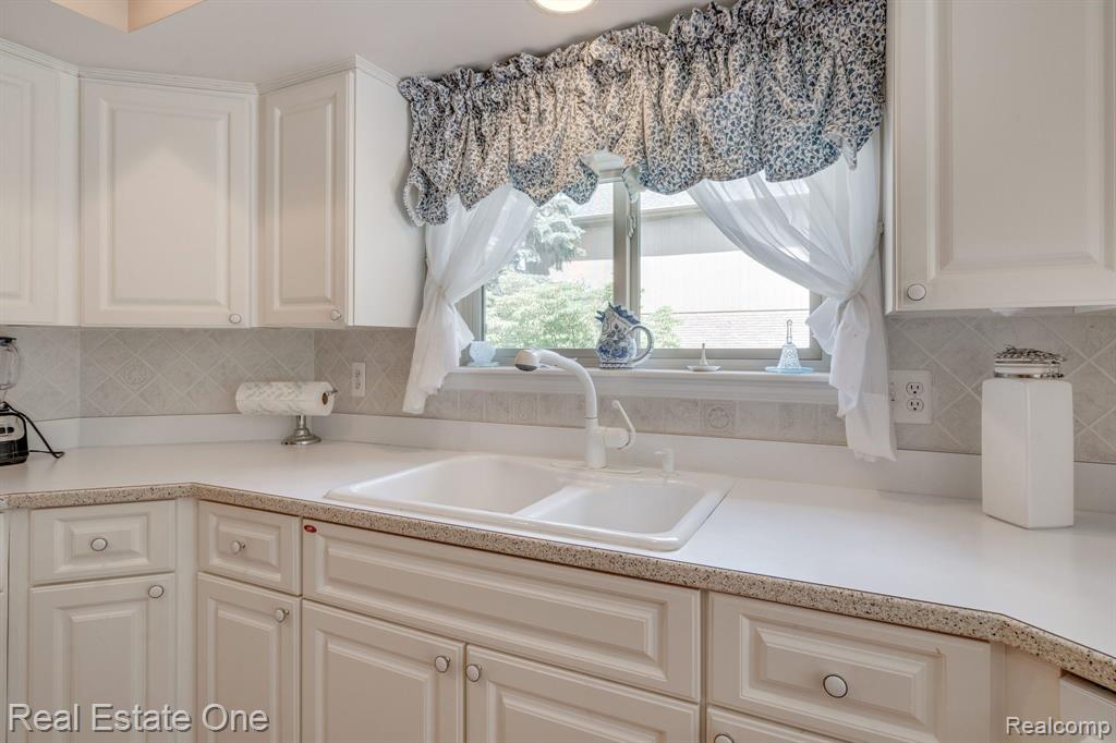 6894 LANCEWOOD, Shelby Twp, MI 48316 — Photo 15