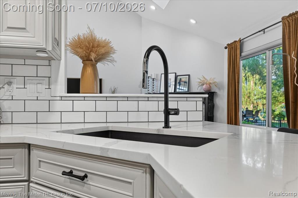 41575 Pheasant Creek Drive, Canton, MI 48188 — Photo 14