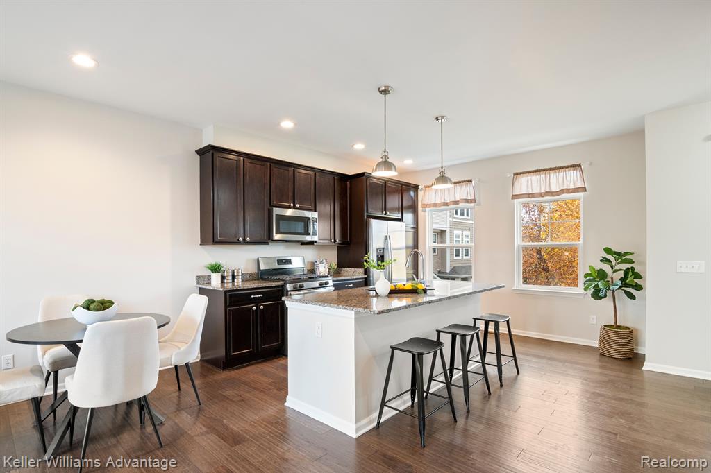 419 WRIGHT Street, Wixom, MI 48393 — Photo 4