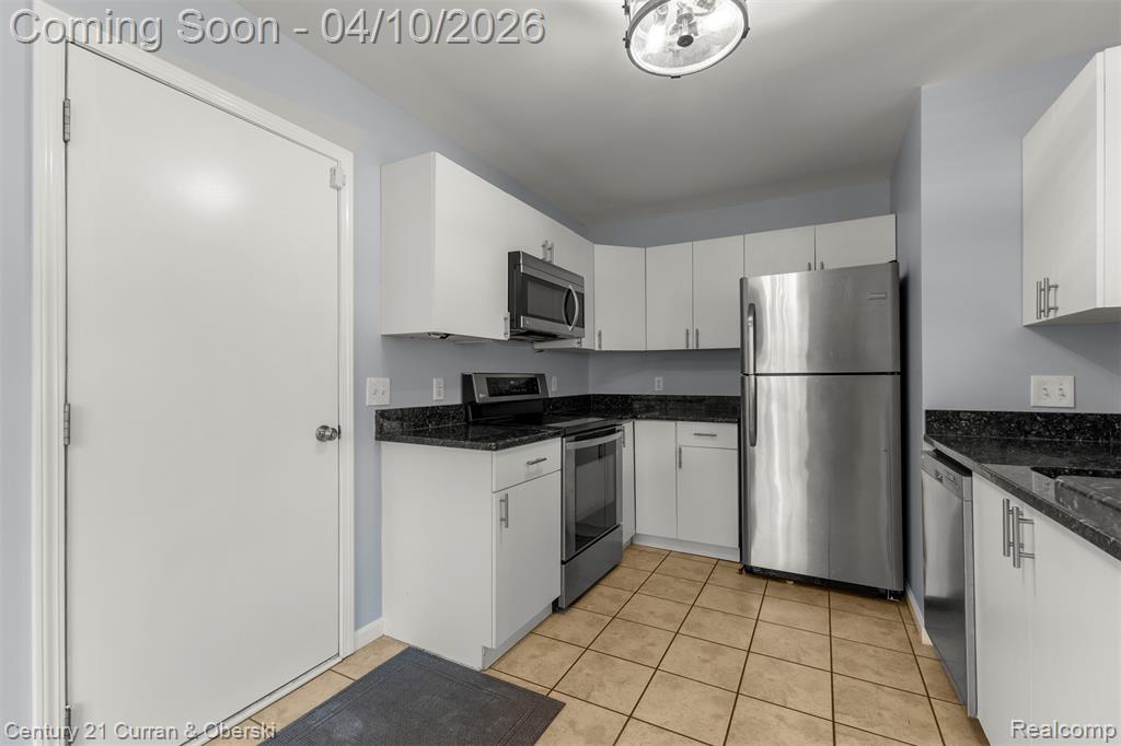 8045 Colonial Lane, Ypsilanti, MI 48198 — Photo 16