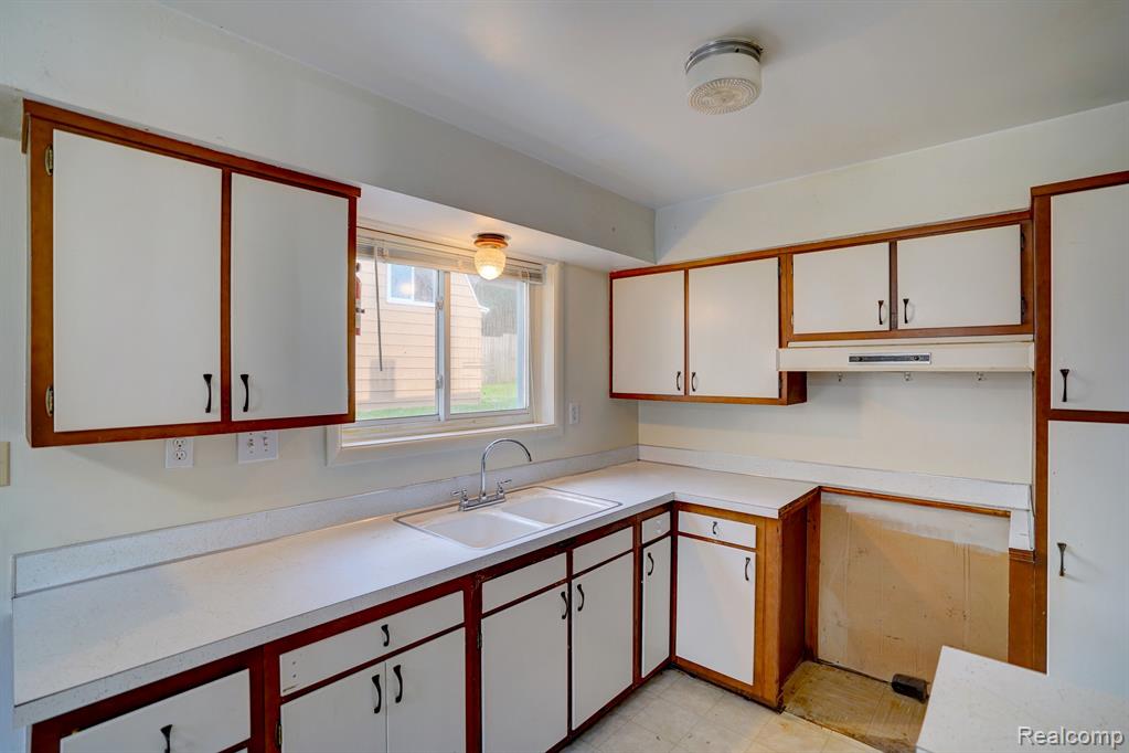 943 BRADLEY Avenue, Flint, MI 48503 — Photo 11