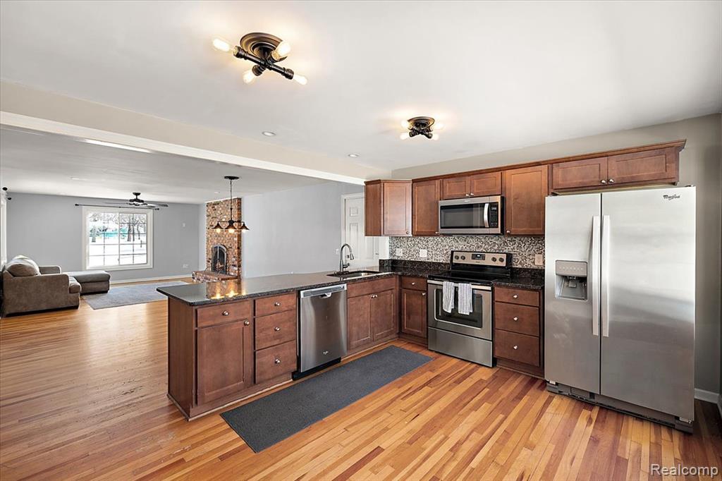 2066 Teaneck Circle, Wixom, MI 48393 — Photo 18