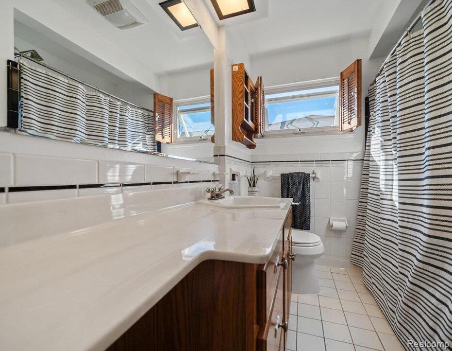 6567 Sterling Court, Garden City, MI — Photo 15