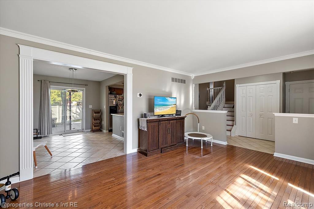 15900 Cumberland Street, Riverview, MI 48193 — Photo 8