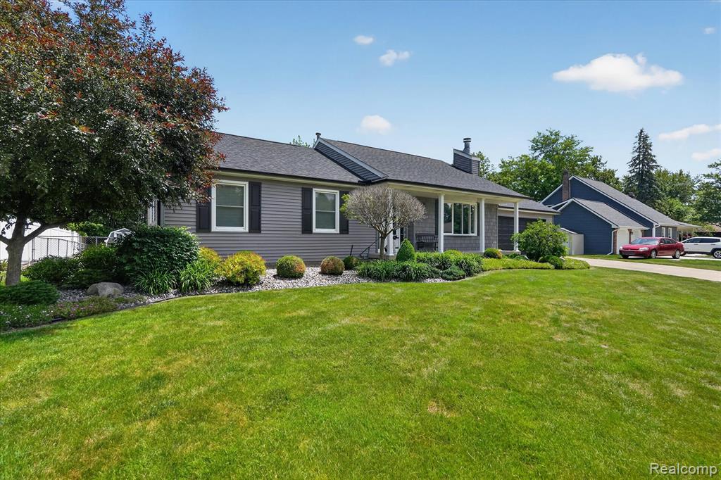 2236 Oak Shade Drive, Davison, MI 48423 — front exterior