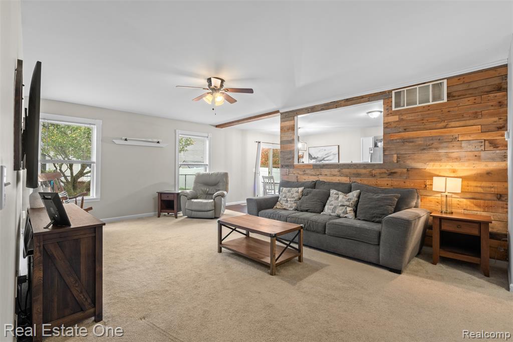 8586 Cass River Drive, Fowlerville, MI 48836 — Photo 12