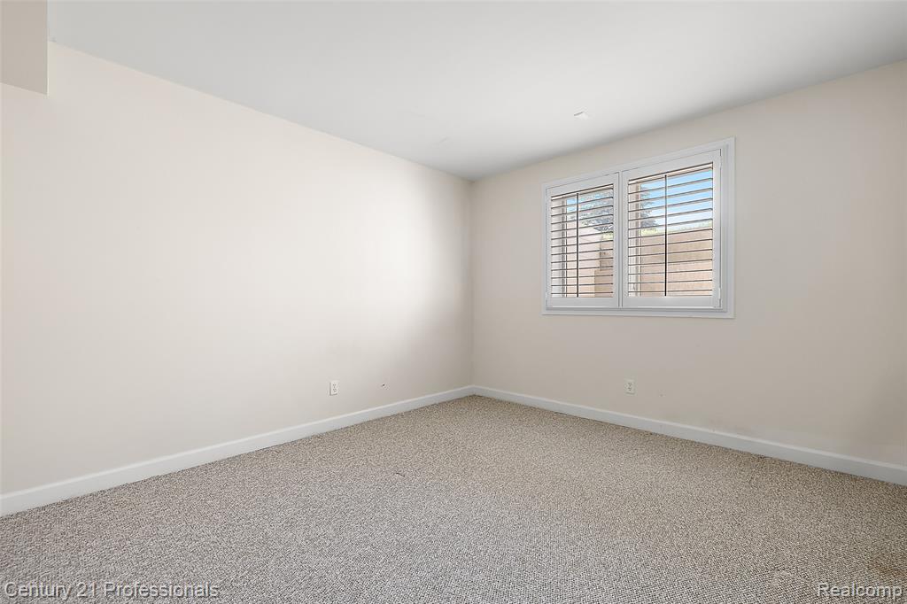 4013 Ardsley Court, Clarkston, MI 48348 — Photo 36
