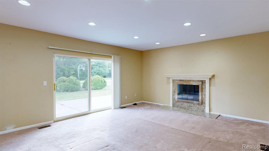 4185 Pinehurst Court, West Bloomfield, MI — Photo 10