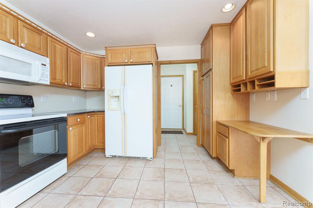 1052 E DEXTER Trail, Dansville, MI 48819 — Photo 25