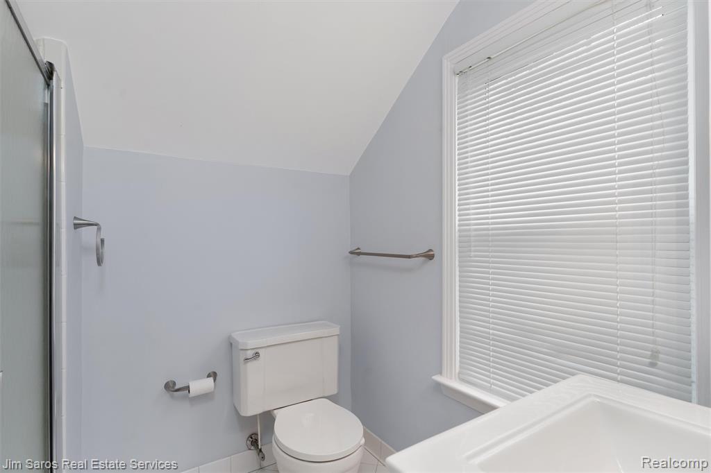 1525 Hollywood Avenue, Grosse Pointe Woods, MI 48236 — Photo 15