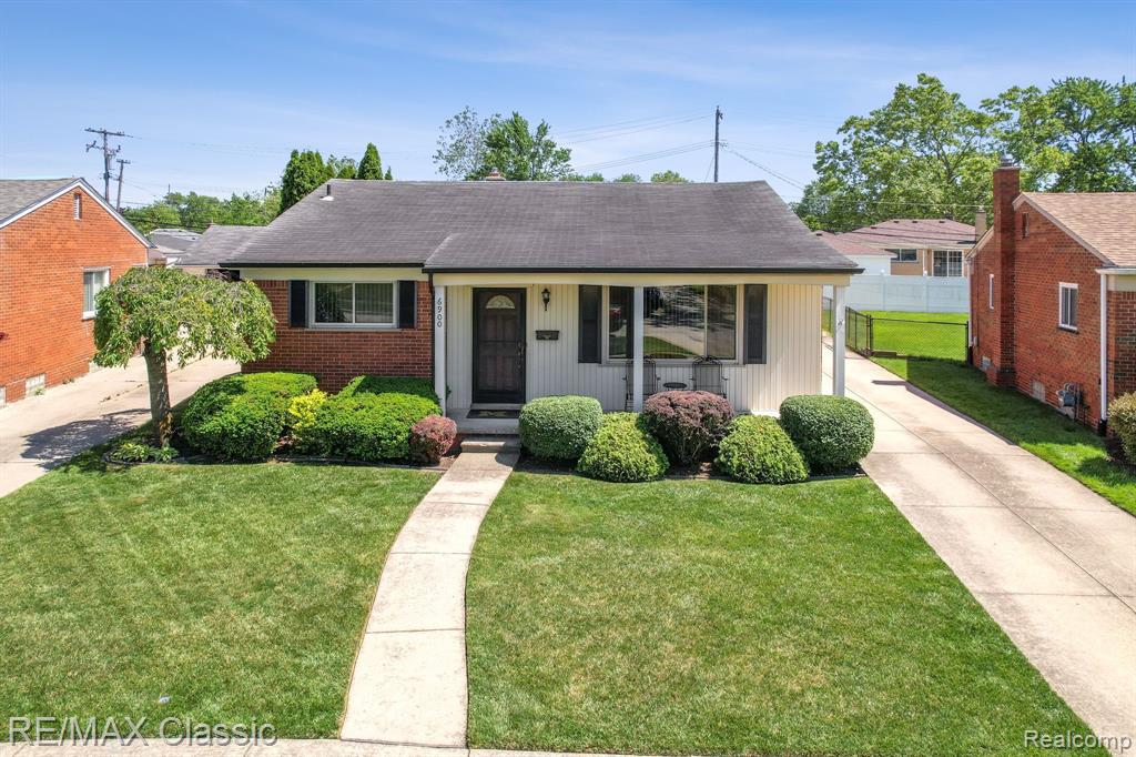6900 CRESTWOOD Street, Dearborn Heights, MI 48127 — front exterior