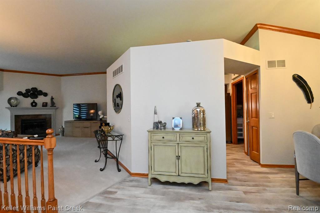 4442 WISTERIA Court, Warren, MI 48092 — Photo 5