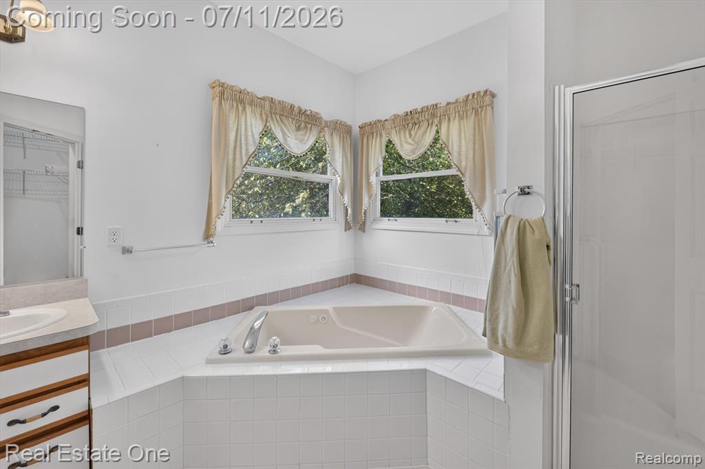 5128 Queensway, Howell, MI 48843 — Photo 27