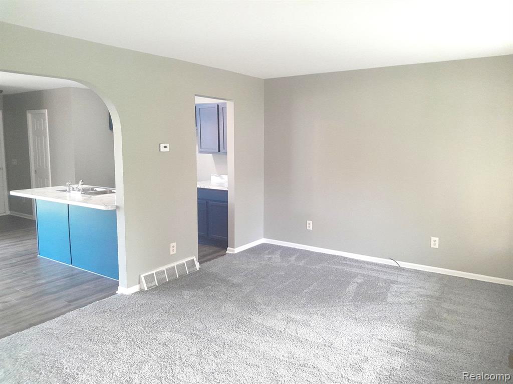 4468 MARKET PLACE, Flint, MI 48506 — Photo 10