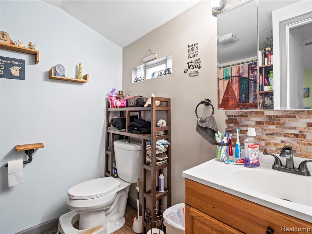 10196 HEGEL Road, Goodrich Vlg, MI — Photo 17