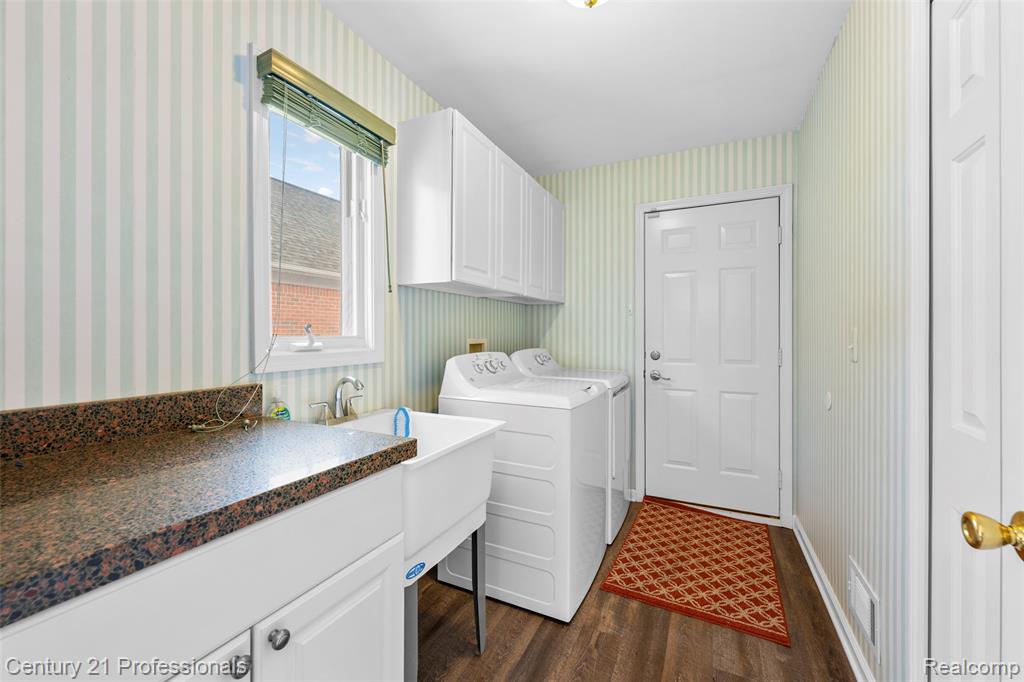 40121 Streamwood Court, Sterling Heights, MI 48310 — Photo 22