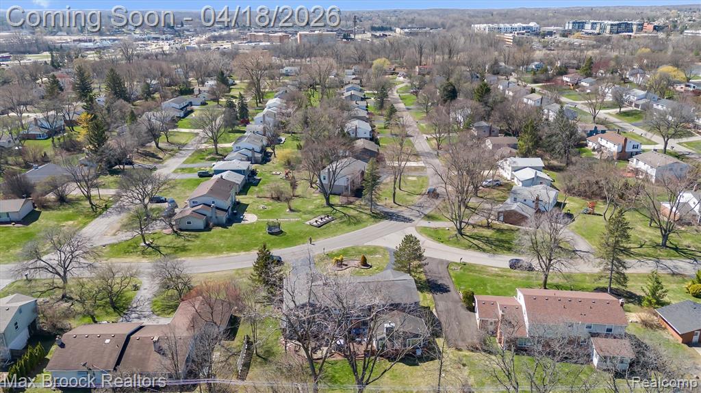 7359 Coach Lane, West Bloomfield, MI — Photo 50