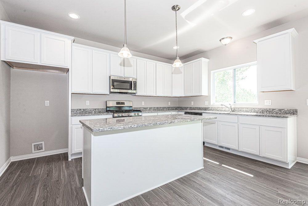 135 Parker Lane, Ortonville, MI 48462 — Photo 4