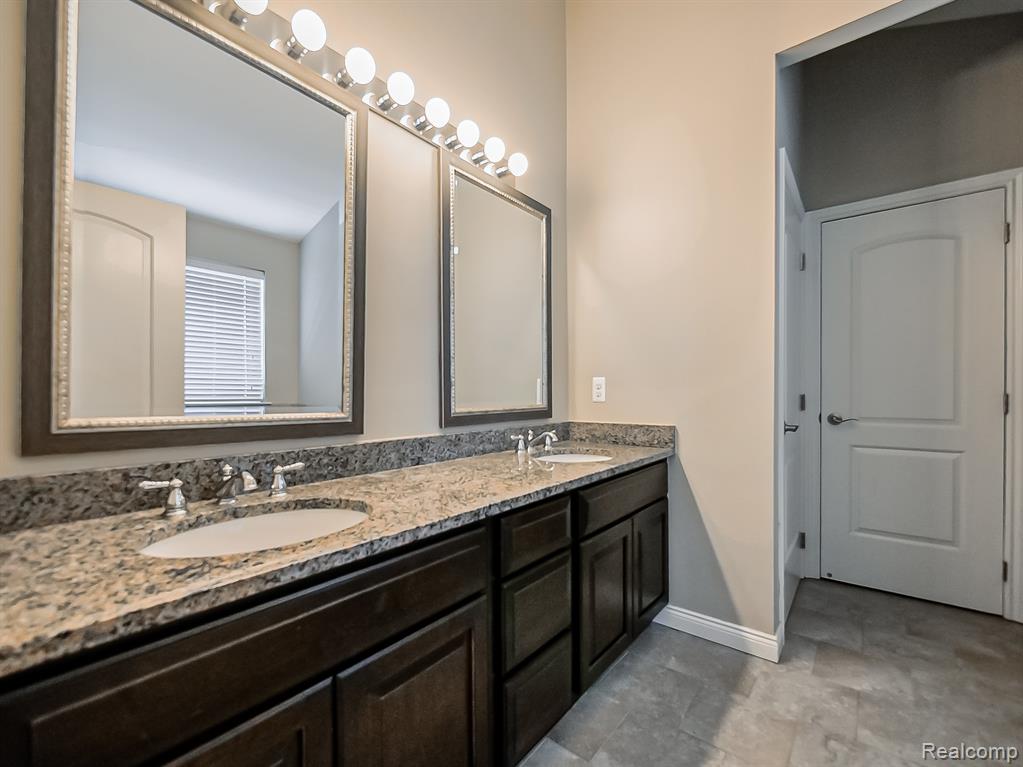 6960 Norway Drive, Troy, MI 48085 — Photo 35