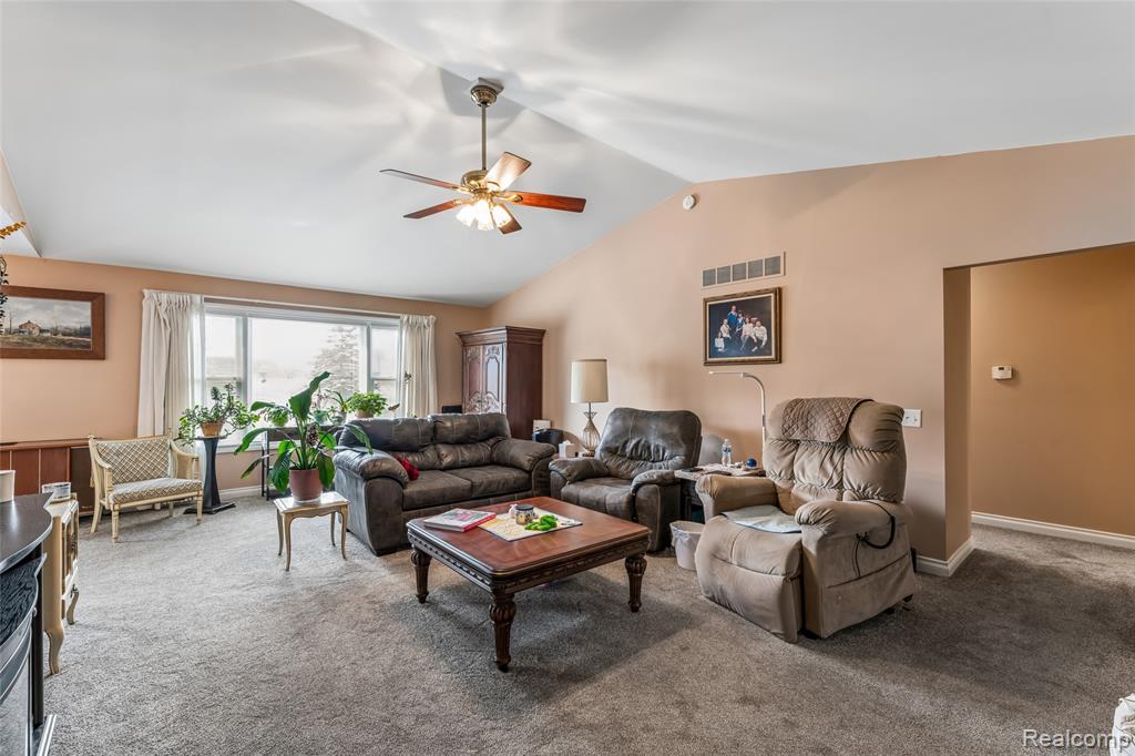 7039 Rosewood Drive, Flushing, MI 48433 — Photo 10