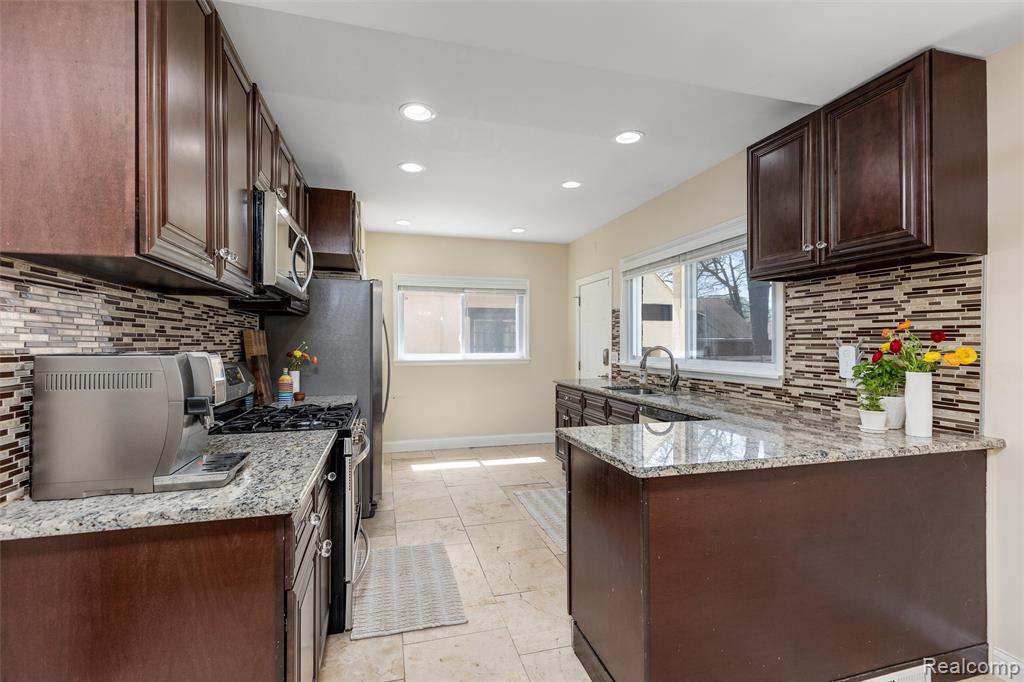 18221 Muirland Rd, Detroit, MI 48221 — Photo 11