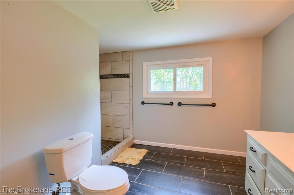 293 Hickory Place Drive, Columbiaville, MI 48421 — Photo 49