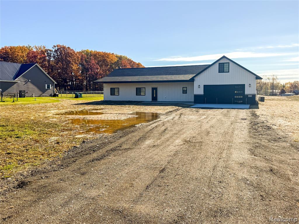 12415 Old Miller Road, Gaines Vlg, MI 48449 — Photo 2